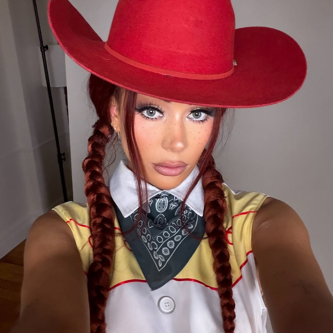 Celebrity Highlight: The Transformation Behind Olivia Attwood's Halloween Look